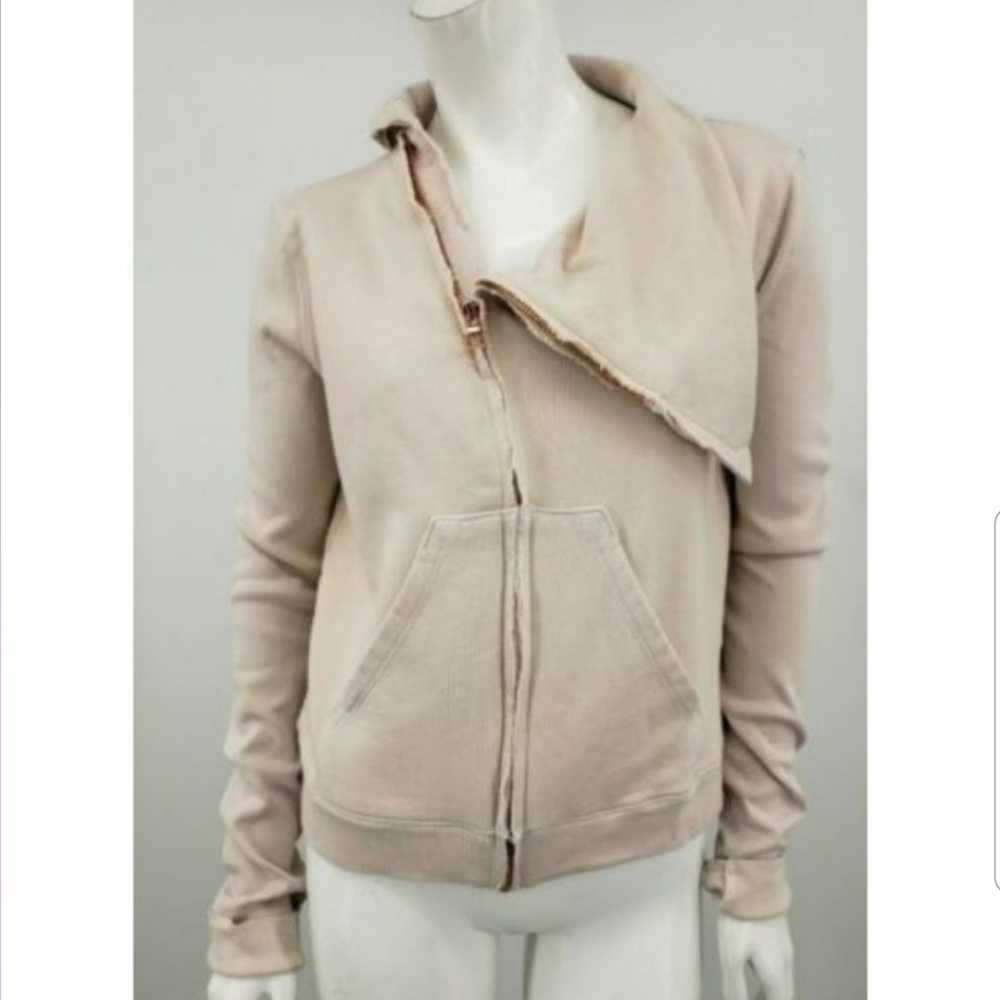 Frank and Eileen zip up